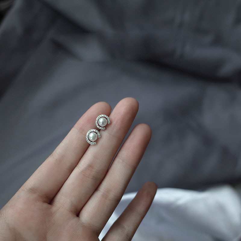 S925纯银半圆形真珍珠镶钻耳钉气质通勤高级感耳环2020新款韩版女
