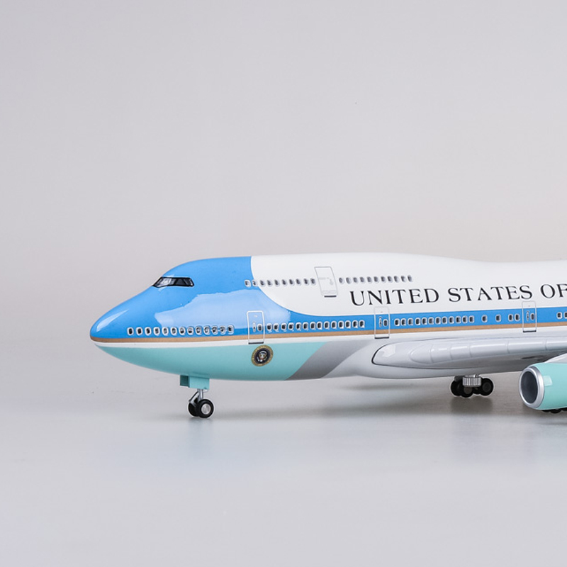 47cm带轮子带灯1:150空军一号仿真波音747客机飞机模型