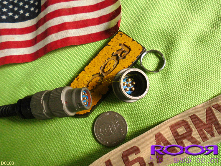 RooR 原装 美国 USA 军规 镁鍕 6针插座 对讲机配件 【特殊款式】