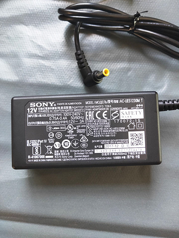 适用Panasonic松下AG-UX180MC一体化专业摄像机电源适配器12V充电