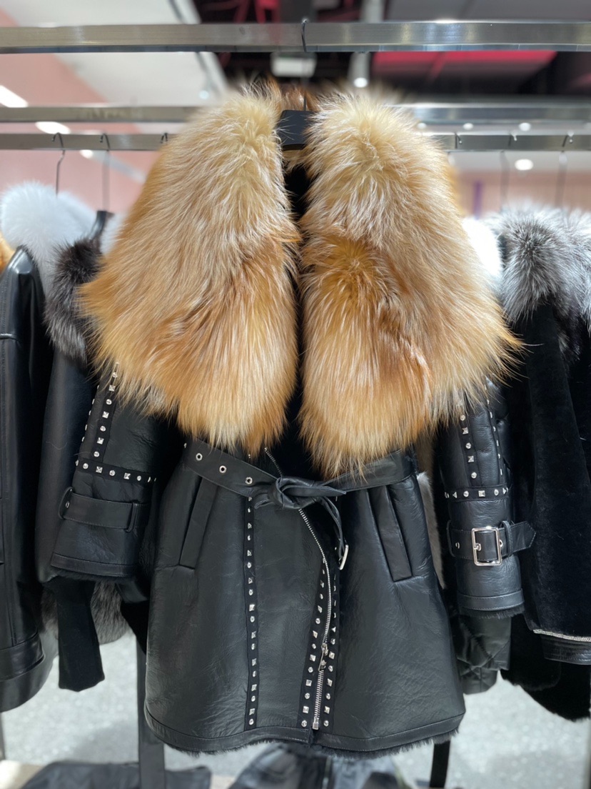 2021年冬新款中长腰带铆钉皮毛一体女皮草大衣狐狸毛披肩保暖外套