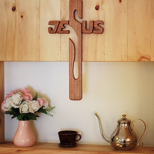 基督教工艺品耶稣十字架挂墙木实木挂件挂饰壁挂墙饰摆件祭坛。
