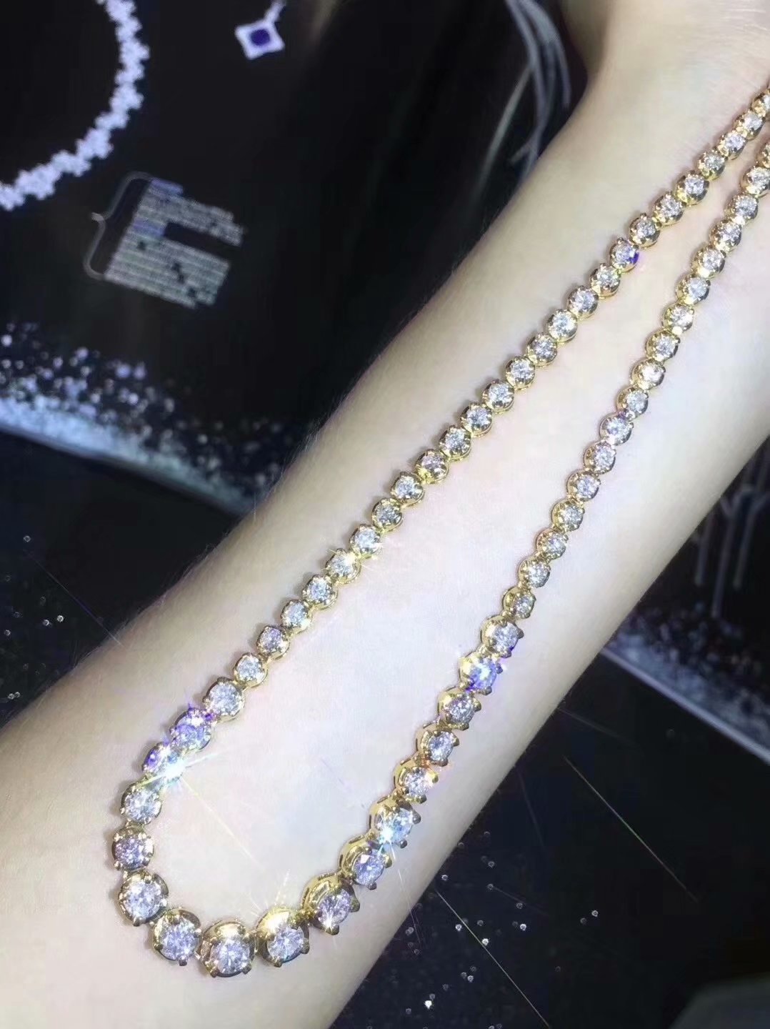 钻石项链 漂亮 用18k金包镶 简约大气 不能忽视的美 实物很好看