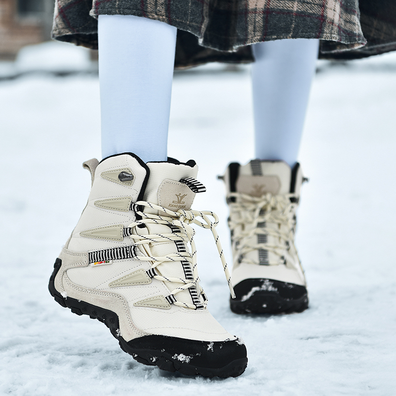 户外雪地靴女轻便防水防滑登山鞋冬季高帮徒步鞋男加绒保暖滑雪鞋