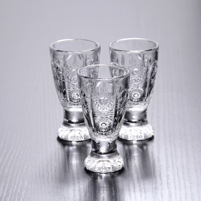 六只装白酒杯套装家用小号玻璃烈酒杯创意透明一两白酒杯子一口杯