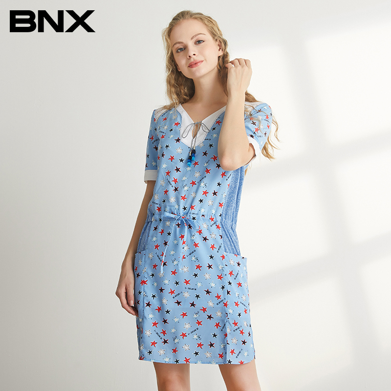 BNX春季天蓝色印花短袖连衣裙气质v领系带短裙
