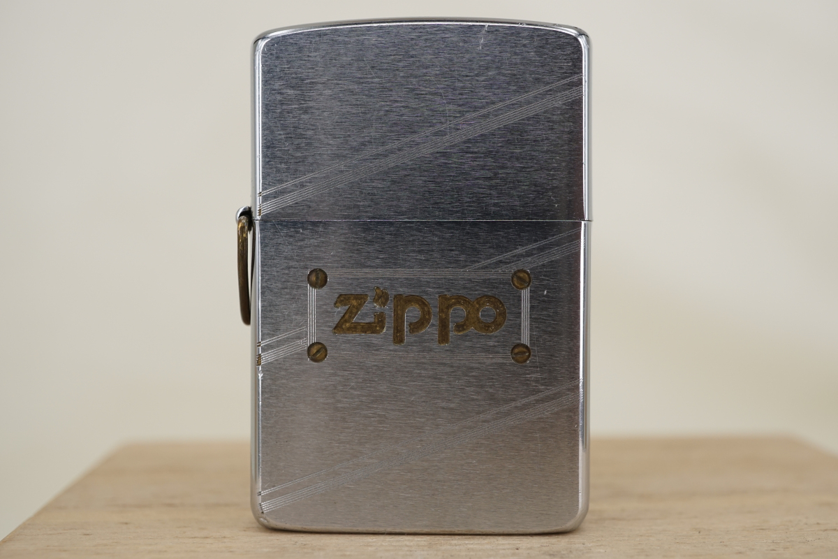 原装正版 1985年二手镀铬拉丝蚀刻线条螺钉框LOGO链机防风ZIPPO