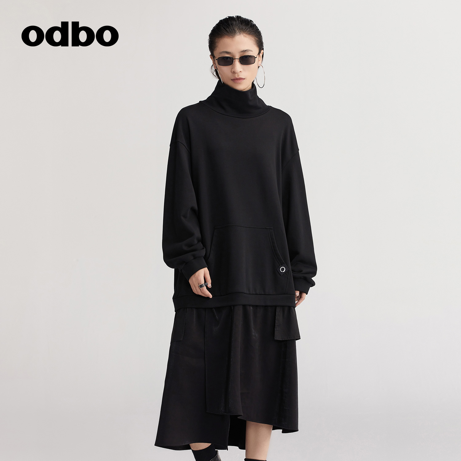 【商场同款】odbo/欧迪比欧春装2022新款假两件高领黑色连衣裙子
