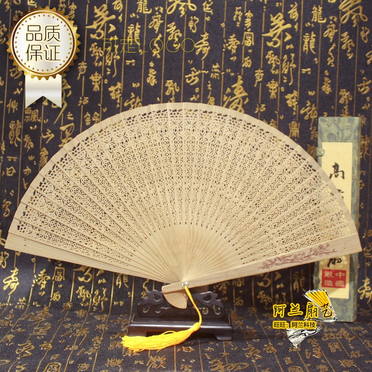 2020年新品扇子中国风礼品檀香扇古风镂空工艺木扇折扇女缅香木扇
