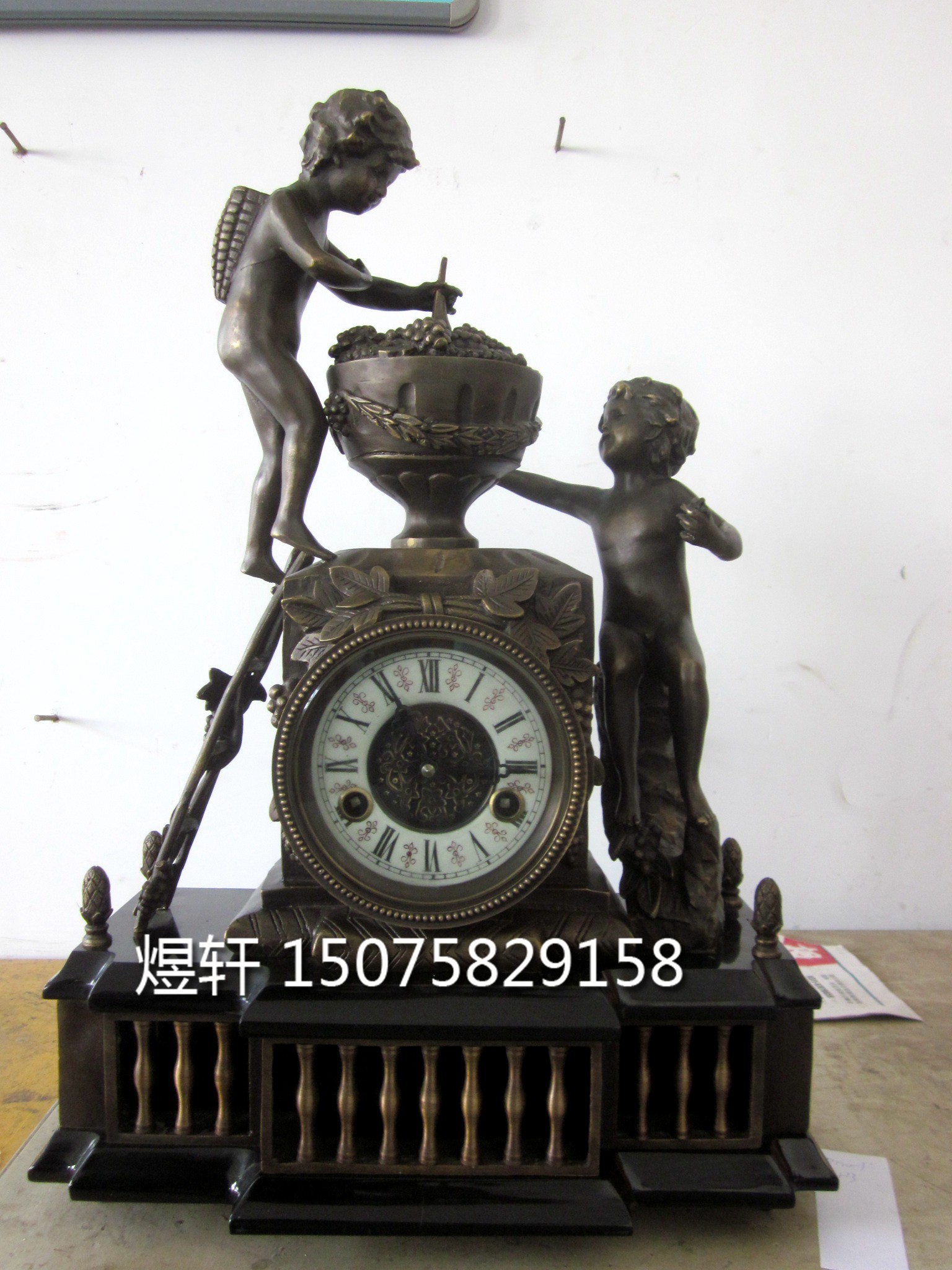 钟表铸铜顽童酿酒钟仿复古机械座钟仿古董古玩工艺品收藏创意台钟