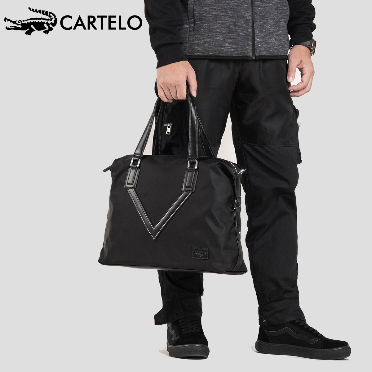 卡帝乐鳄鱼男士旅行袋大容量轻便健身手提包简约单肩斜挎出差包潮