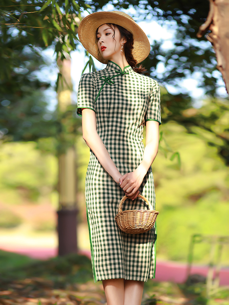 绿色改良版旗袍少女年轻款复古民国风格子文艺学生连衣裙日常可穿
